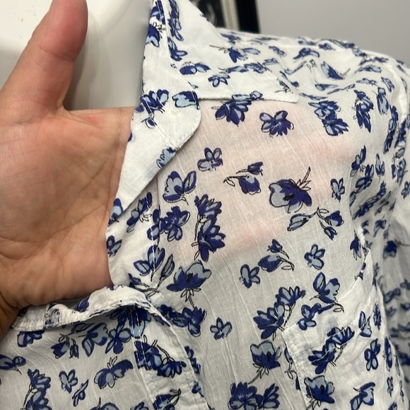 Banana Republic Woman's XL Lightweight Button Up Floral Top - Picture 5 of 9